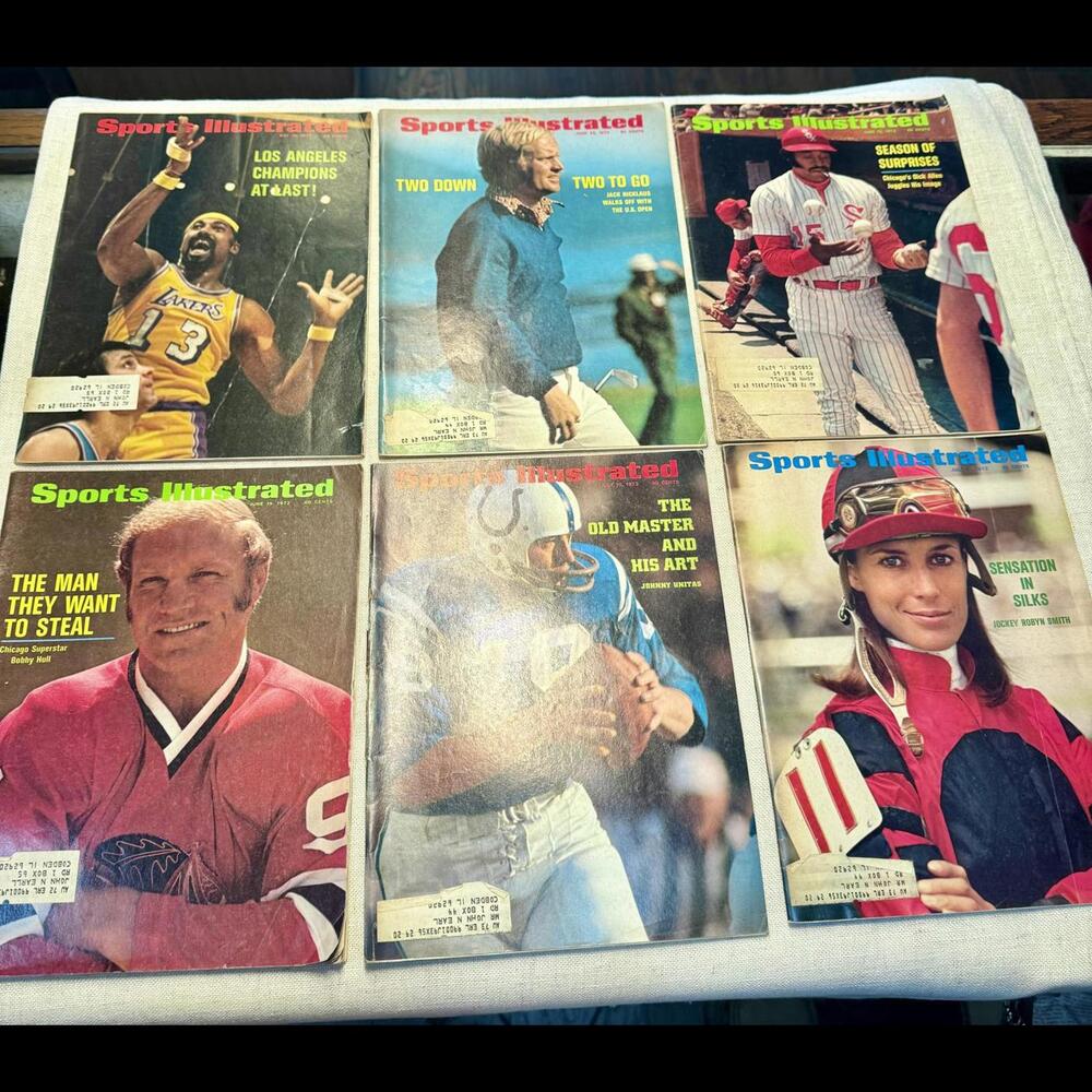 Lot of 21 Vintage 1972 Sports Illustrated Magazines